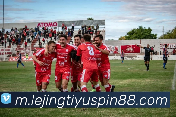 小杨最后时刻登场斯普利特状态低迷球队领先20分优势明显