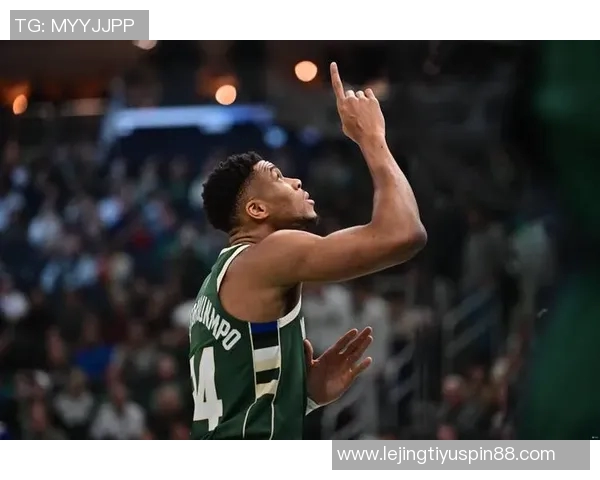 申京本赛季场均25分10板5助排名联盟第三仅次于约基奇和字母哥