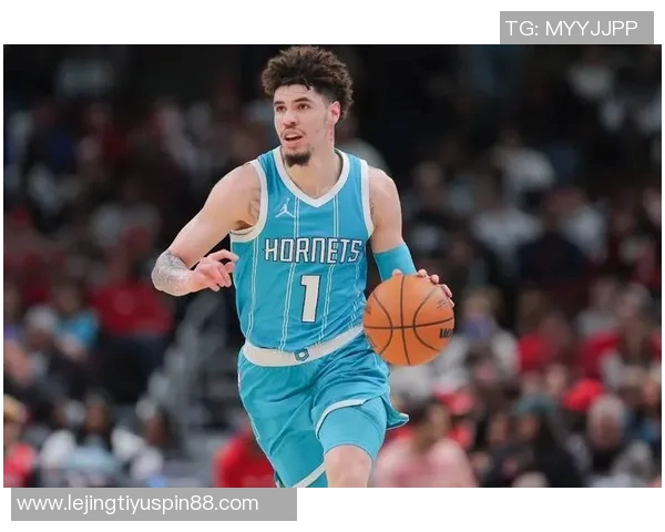 拉梅洛鲍尔三分球火力全开16投10中砍下28分4篮板13助攻1抢断表现惊艳